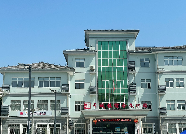 CA888亚洲城正能量：职工抢修献血车，好人好事成风景！